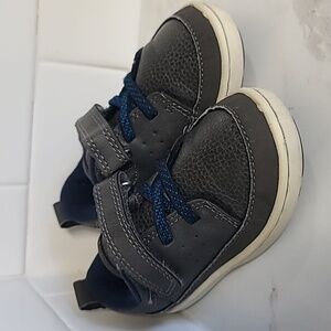 OSHKOSH BGOSH TODDLER SIZE 8 SHOES